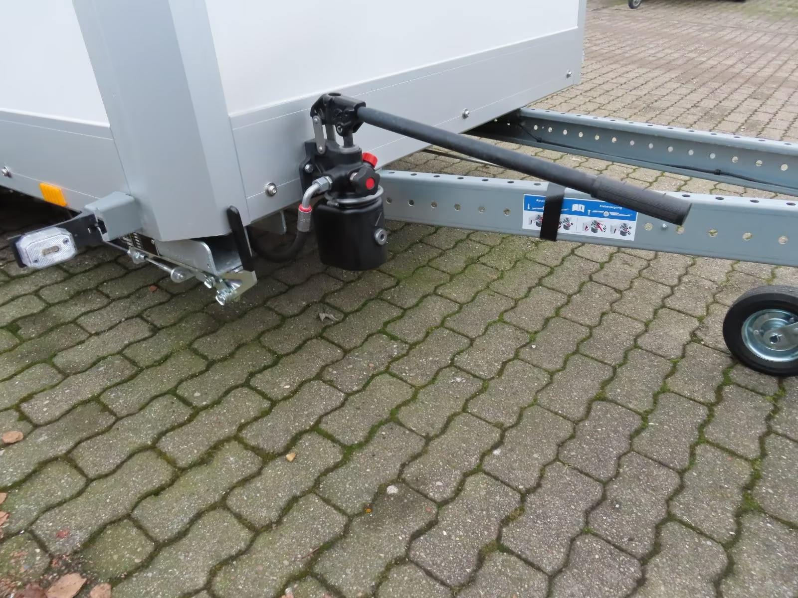 Stema Absenkbarer Koffer Anhänger PKW Anhänger – Bild 6