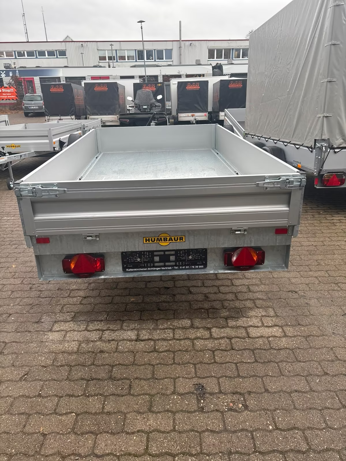 Humbaur 1 Achs Heckkipper 1500 KG 2,68x1,50 m Handpumpe PKW Anhänger Neufahrzeug – Bild 3
