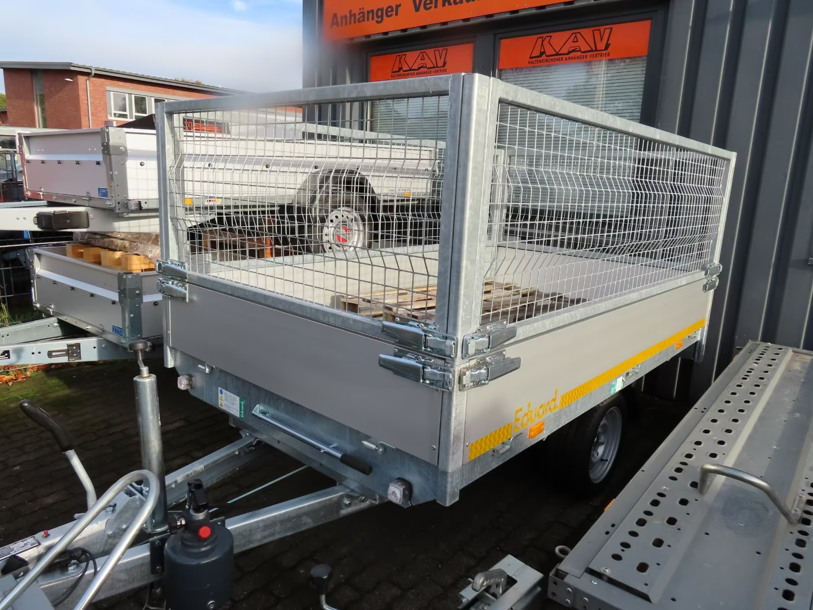 Eduard 1800 KG Heck Kipper mit Gitter PKW Anhänger