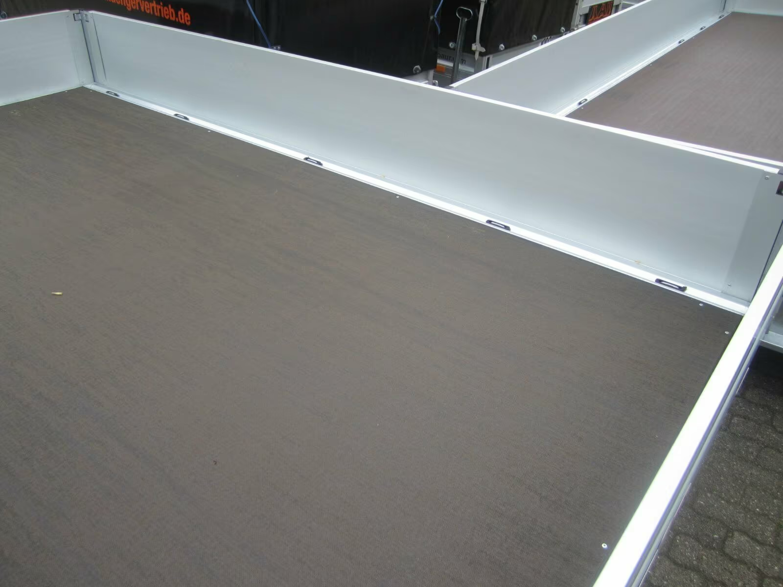 Humbaur Hochlader 2 Achser 2500 KG PKW Anhänger HN253118 – Bild 4