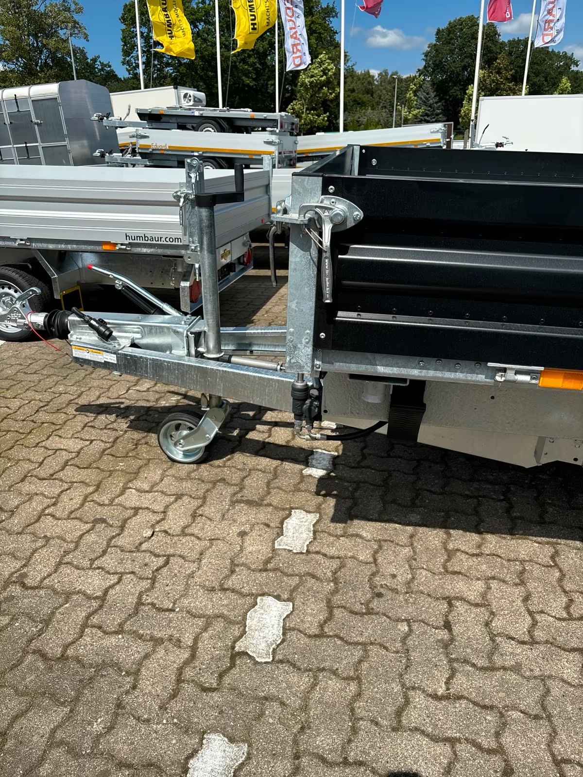 Humbaur 3 Seitenkipper HTK 3500.37 Stahlbordwände schwarz E-Pumpe PKW Anhänger Neu – Bild 8