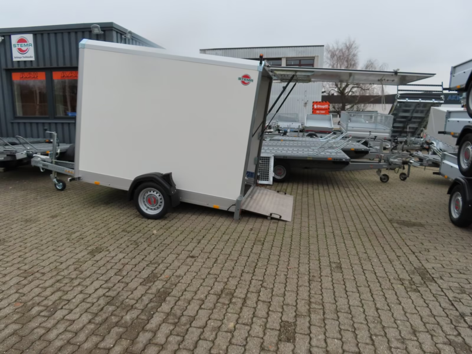 Stema Absenkbarer Koffer Anhänger PKW Anhänger – Bild 3