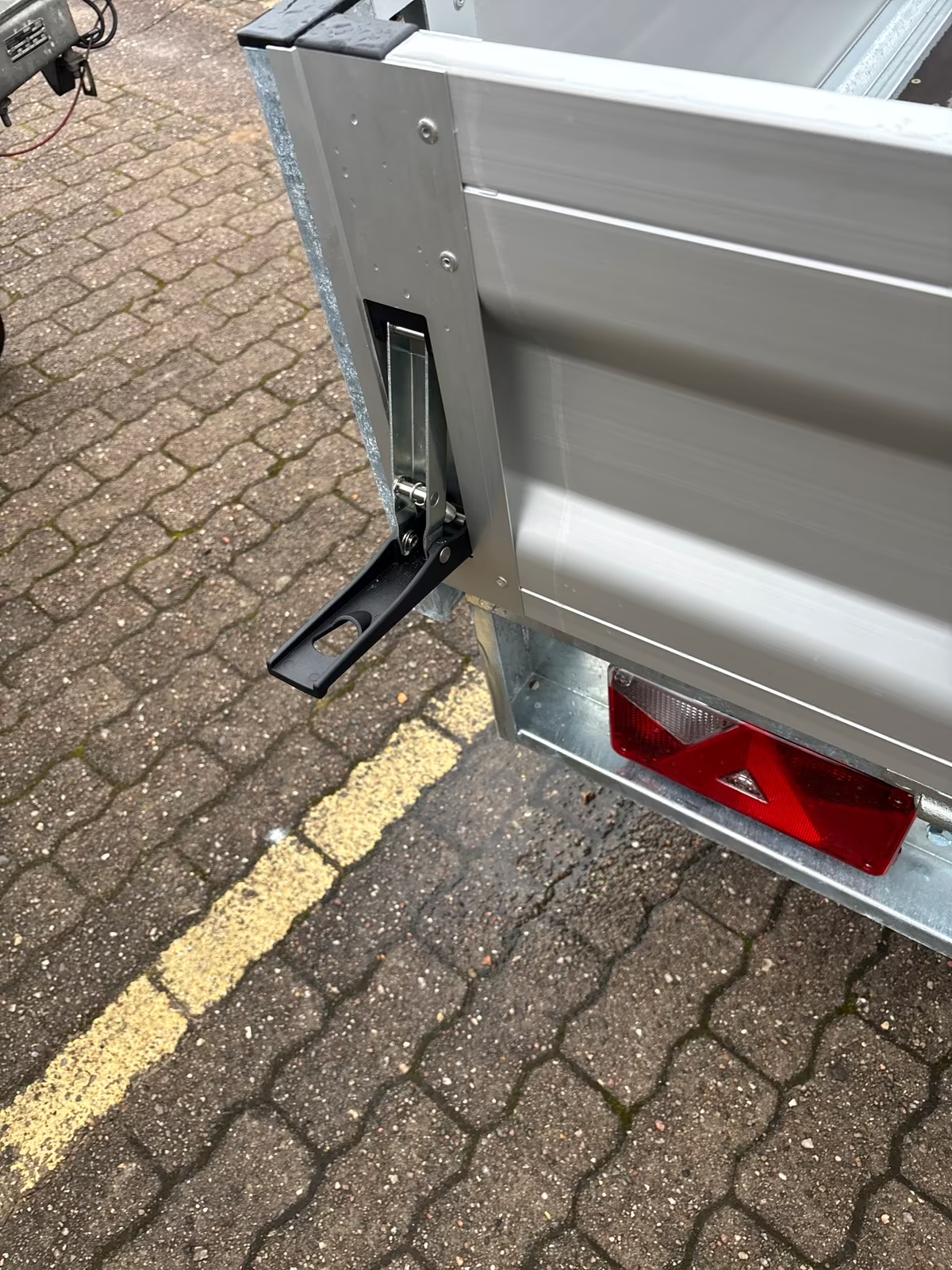 VARIANT 2018 P3 – PRO-LINE ANHÄNGER FÜR DEN GEWERBLICHEN EINSATZ 2 Achser Hochlader 2000 KG Neufahrzeug Pkw Anhänger – Bild 3