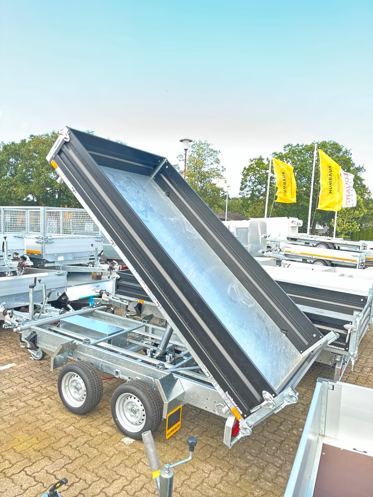 Humbaur 3 seiten inkl. E-Pumpe u. Stahlbordwänden schwarz HTK 3500.31 PKW Anhänger Neufahrzeug – Bild 4