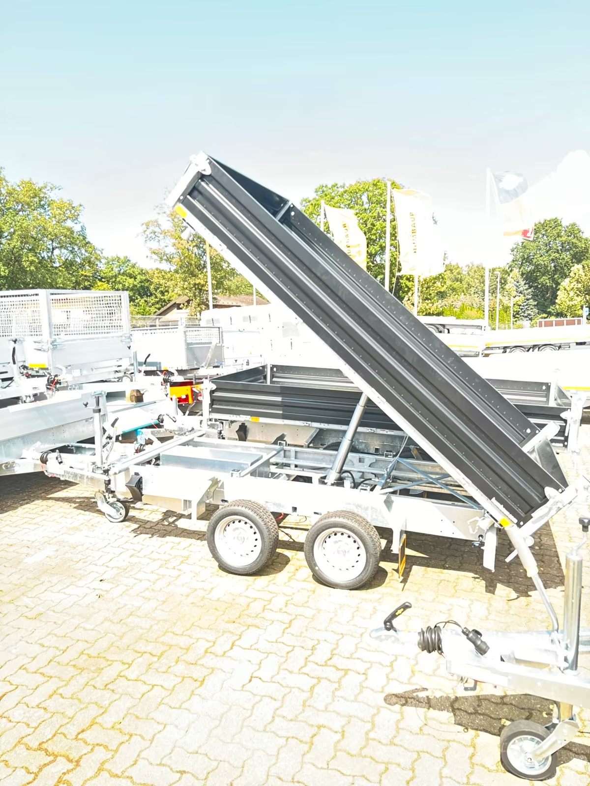 Humbaur 3 seiten inkl. E-Pumpe u. Stahlbordwänden schwarz HTK 3500.31 PKW Anhänger Neufahrzeug – Bild 7