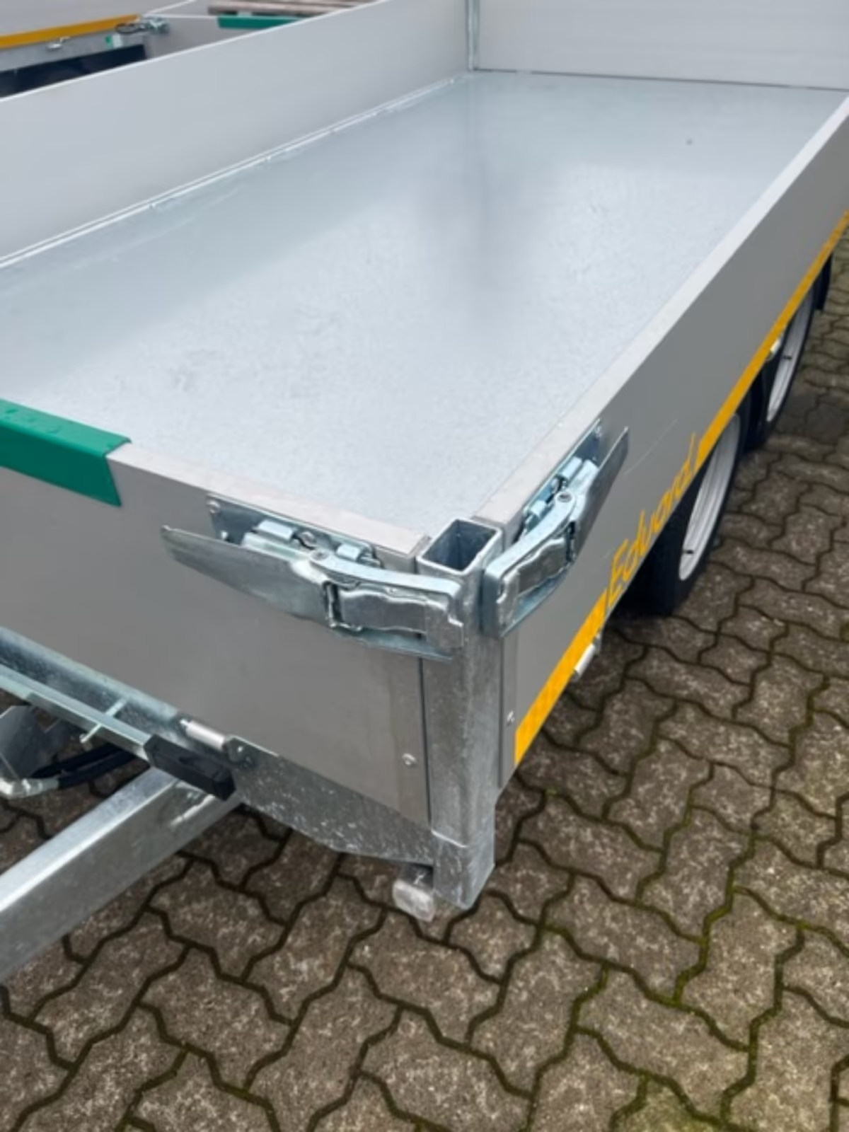 Eduard 3116 -GD- 3 Seitenkipper, 3500 KG Auffahrschienen aus Alu, Bordwände 30cm -3500kg- E & H-Pumpe. PKW Anhänger Neufahrzeug – Bild 8