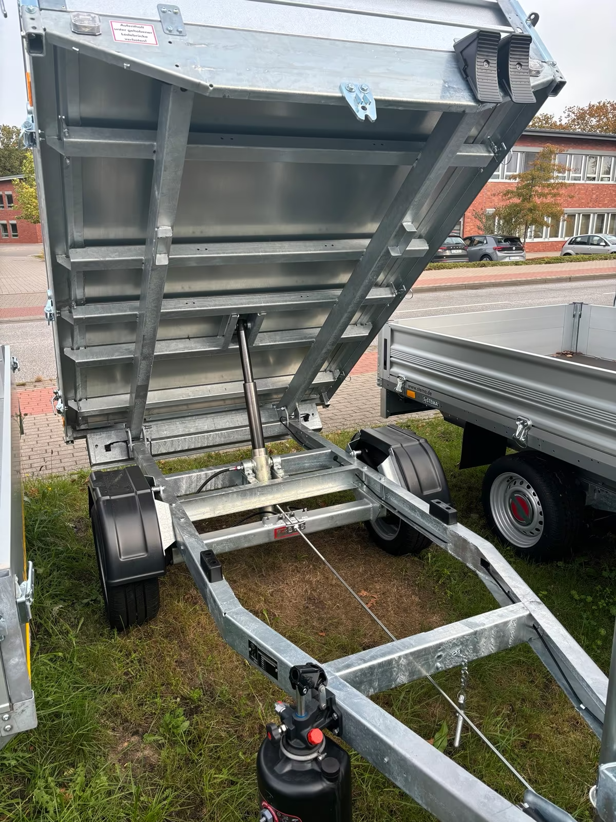 Stema Heckkipper Akku Pumpe 1300 KG PKW Anhänger Messepreis – Bild 7