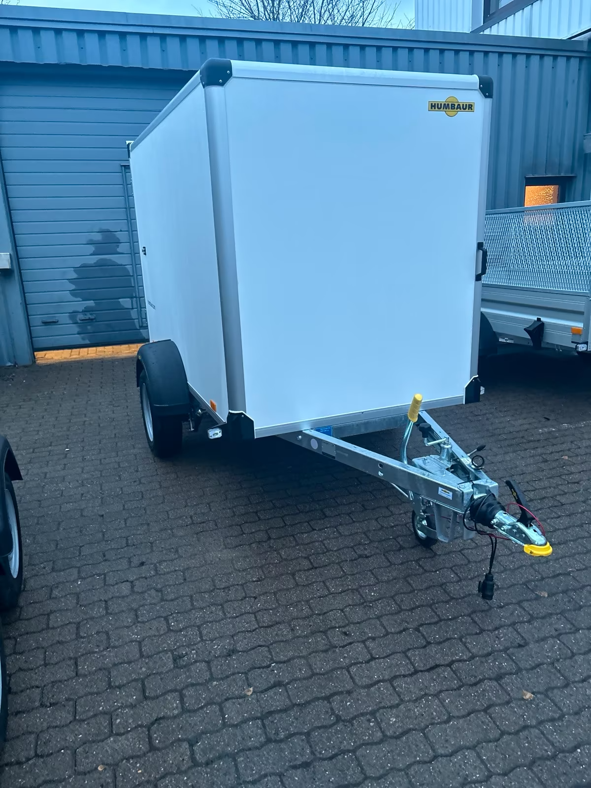 Humbaur Kofferanhänger 1300 KG 132513 2,50x1,30 m 152 cm Innen Höhe PKW Anhänger Neufahrzeug – Bild 10