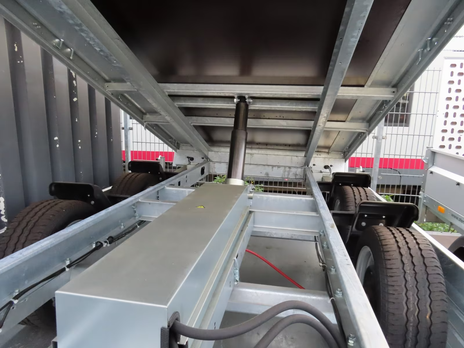 Eduard Heckkipper 3000 KG 3,1x1,6m E-Pumpe Aufsatz PKW Anhänger – Bild 9