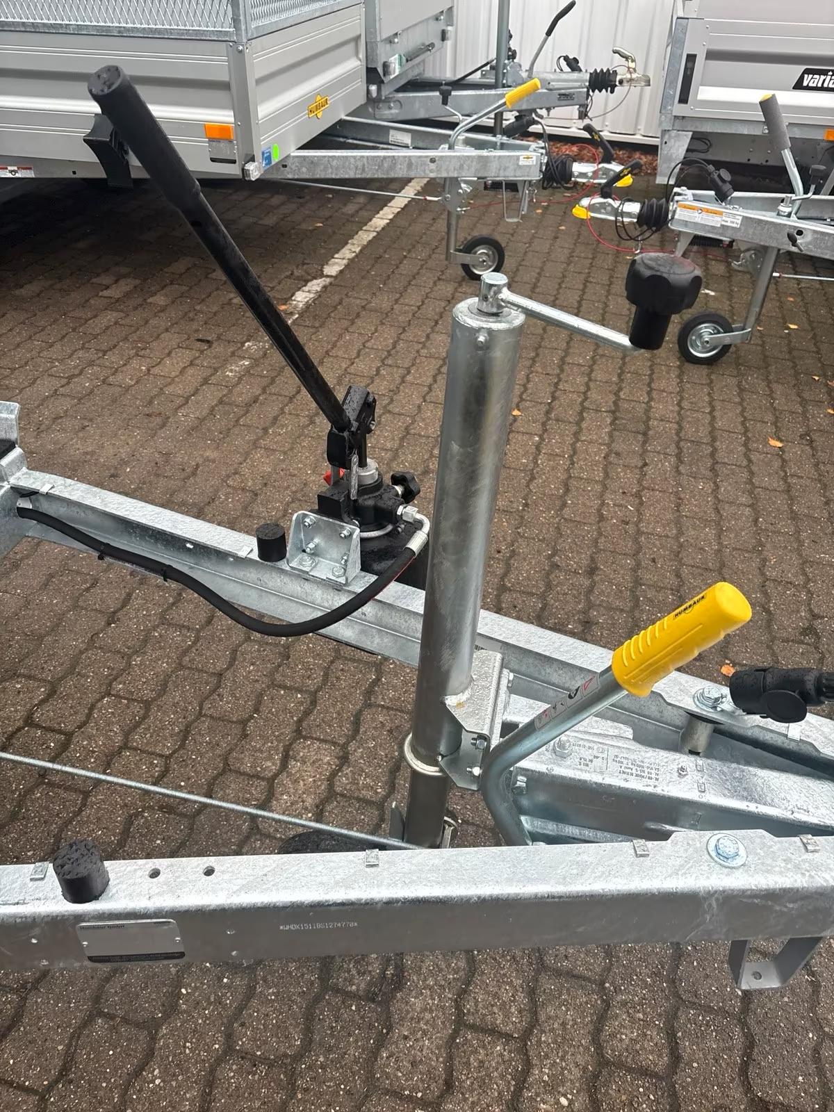 Humbaur 1 Achs Heckkipper 1500 KG 2,68x1,50 m Handpumpe PKW Anhänger Neufahrzeug – Bild 10