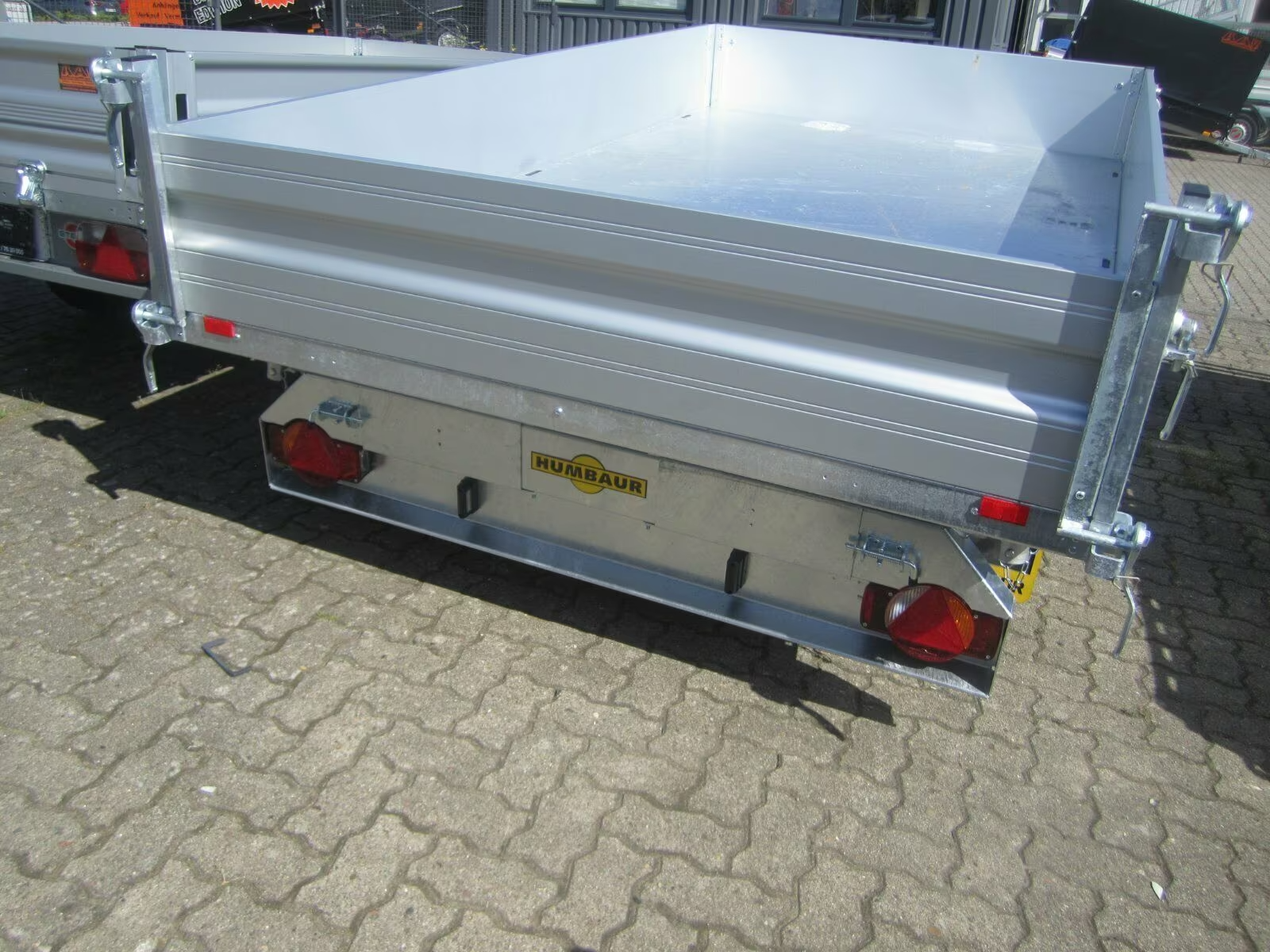 Humbaur 3 Seitenkipper E-Pumpe 3500 kg HTK 3500.31 PKW Anhänger Neufahrzeug – Bild 8