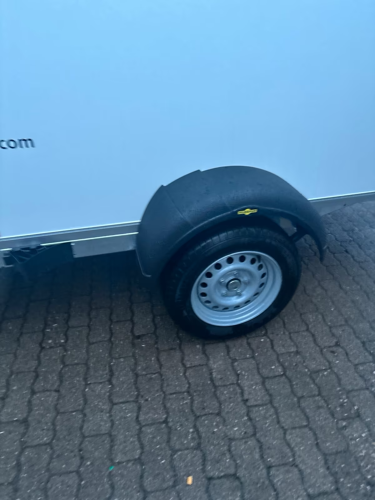 Humbaur Kofferanhänger 1300 KG 132513 2,50x1,30 m 152 cm Innen Höhe PKW Anhänger Neufahrzeug – Bild 11