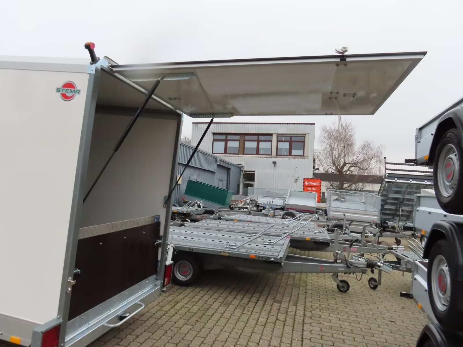 Stema Absenkbarer Koffer Anhänger PKW Anhänger – Bild 12