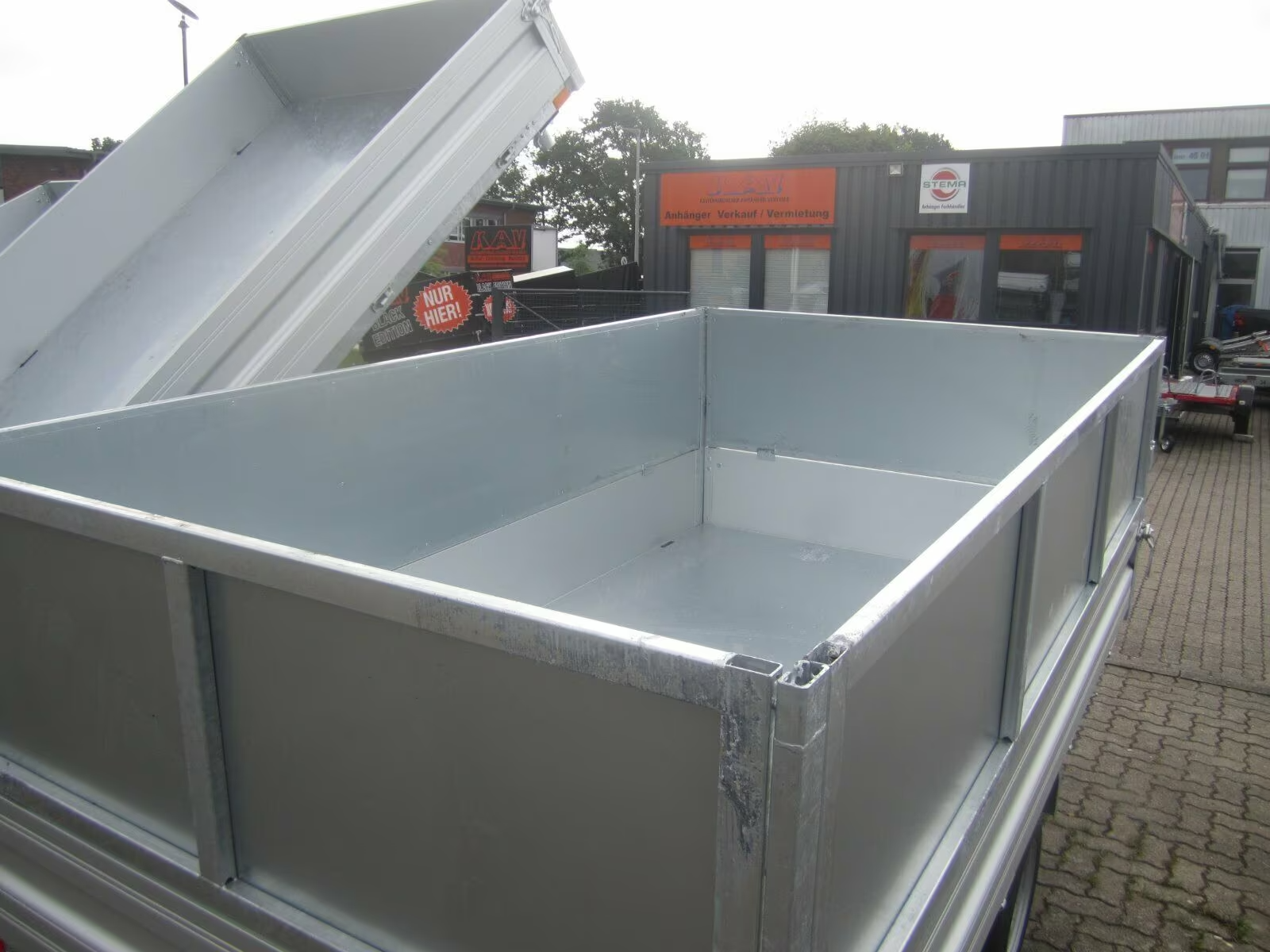 Humbaur HTK 3000.31 3 seiten Kipper 3000 KG E-Pumpe u. Stahl Aufsatz PKW Anhänger Neu – Bild 9