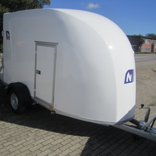 Blyss Kofferanh&auml;nger NIKI mit Rampe PKW Anh&auml;nger 100 km/h Motorradanh&auml;nger Neufahrzeug