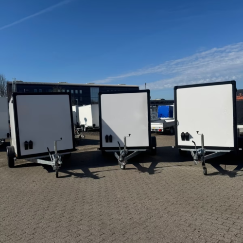 Blyss Kofferanhänger FR1330/180HL Wände Weiß KOFFERANHÄNGER Kofferaufbau 3,05x1,50x1,80 m Aufbau Wände Hell weiß Profile Alu schwarz PKW Anhänger